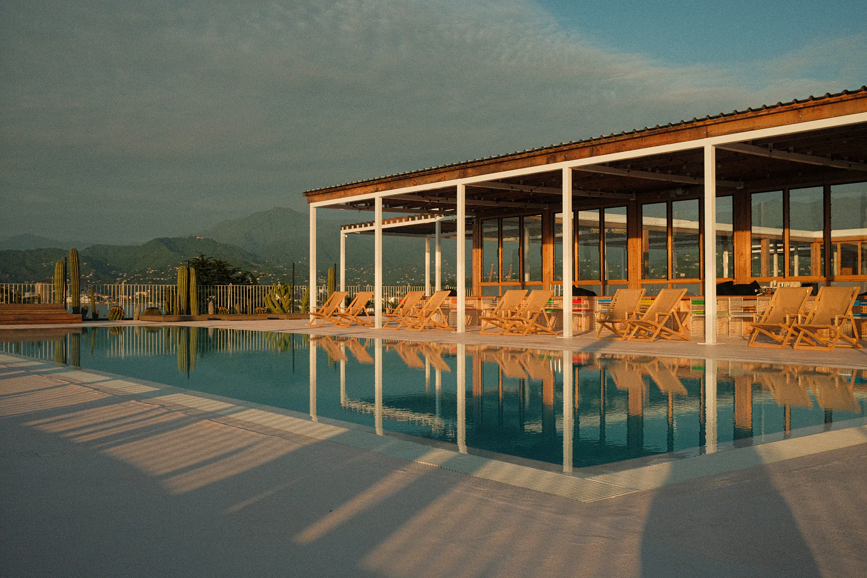 Rooms Hotel